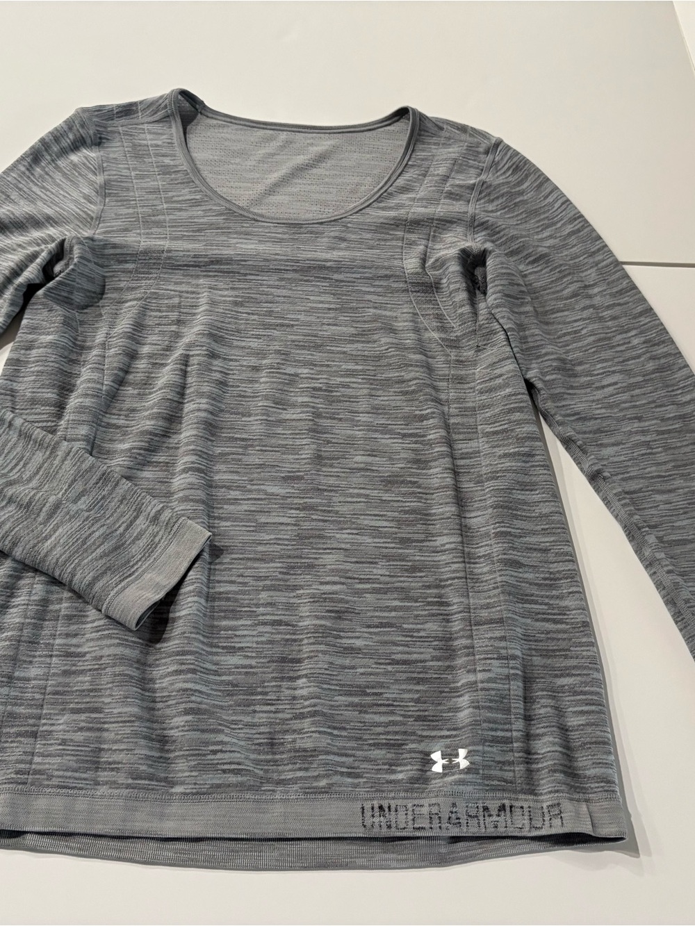 Under Armour Women's Grey Long-Sleeve Performance Top long sleeve size large